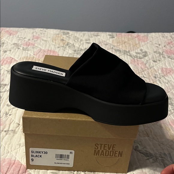 Steve Madden Women's Black Platform Slide Sandals - Picture 4 of 4
